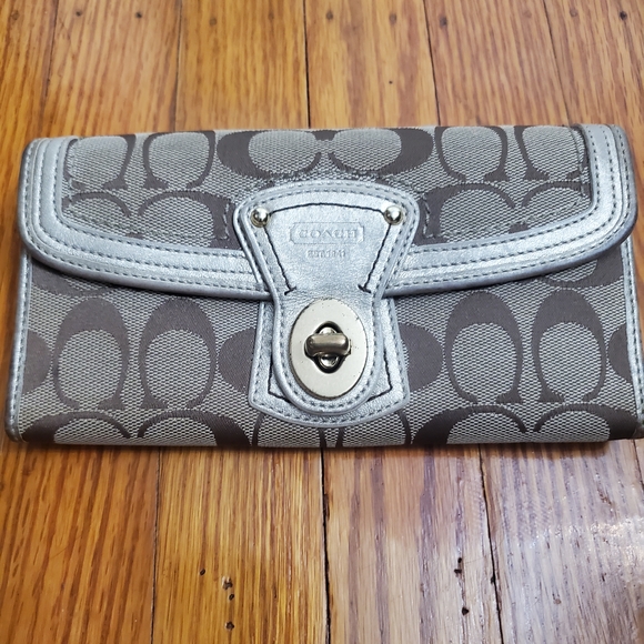 Coach Wallet - Picture 1 of 11